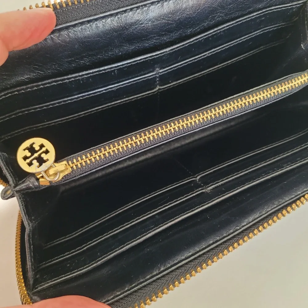 Tory Burch Black Patent Leather Zip Around Wallet Embossed Logo Gold Hardware